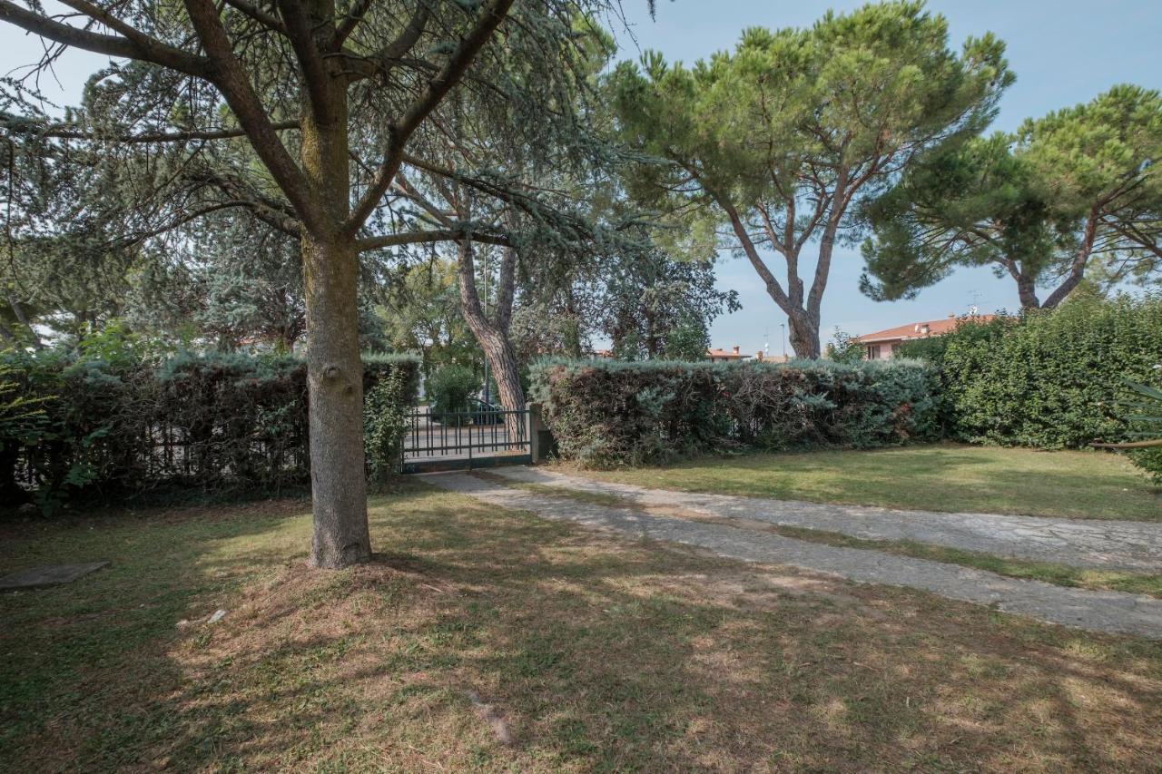 Villa Ida - 2 Bedrooms Apartment With Private Garden Σιρμιόνε Εξωτερικό φωτογραφία